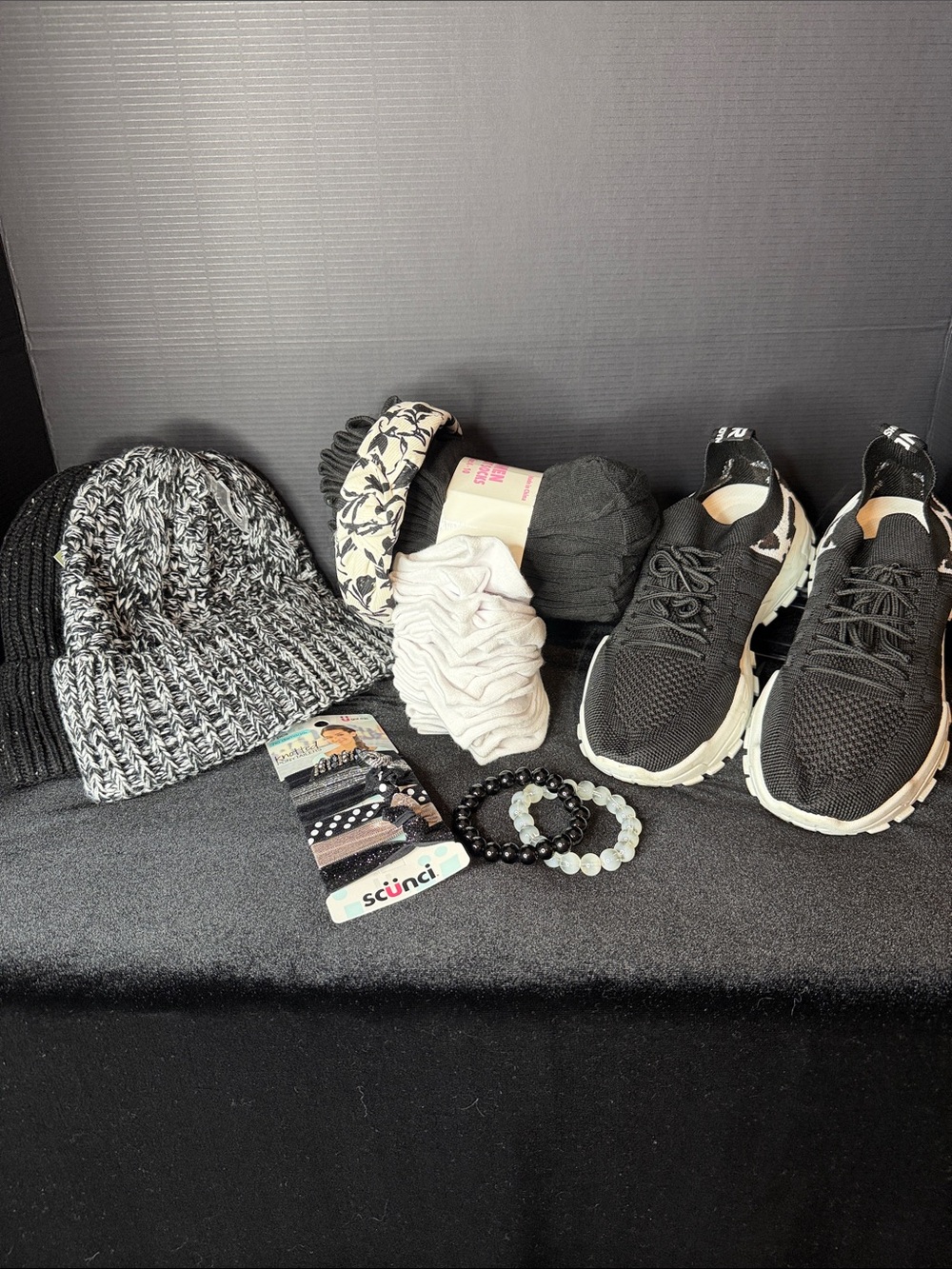 Goodfellow & Co Black and White Knit Beanie, Shoes, Socks & Accessories